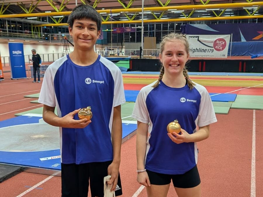 Weihnachtskugelstossen